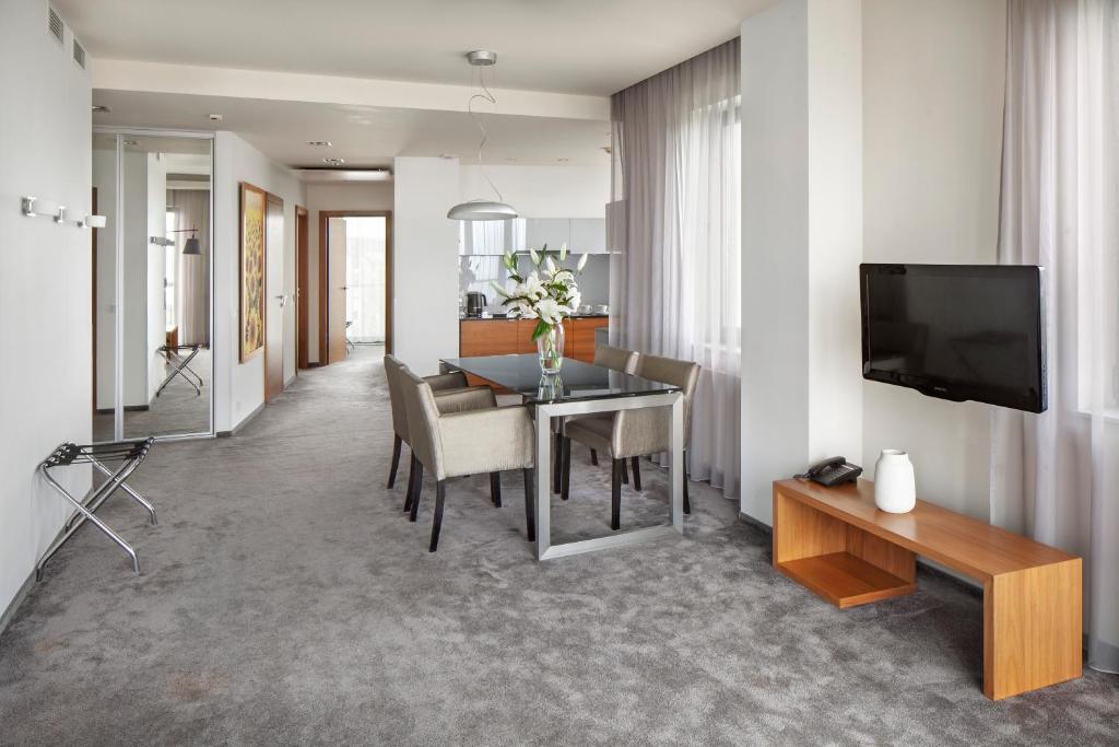 TV a/nebo společenská místnost v ubytování Sea Premium Apartments - Destigo Hotels
