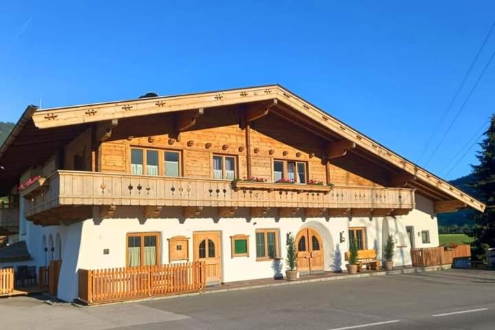 Budova, v ktorej sa apartmán nachádza