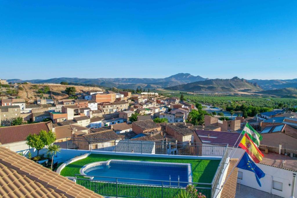 Vista de la piscina de Hotel Sierra de Huesa o alrededores