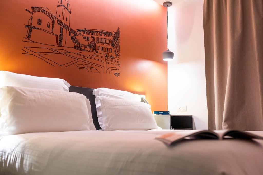 Hôtel restaurant Kyriad Fréjus - غرفة توأم