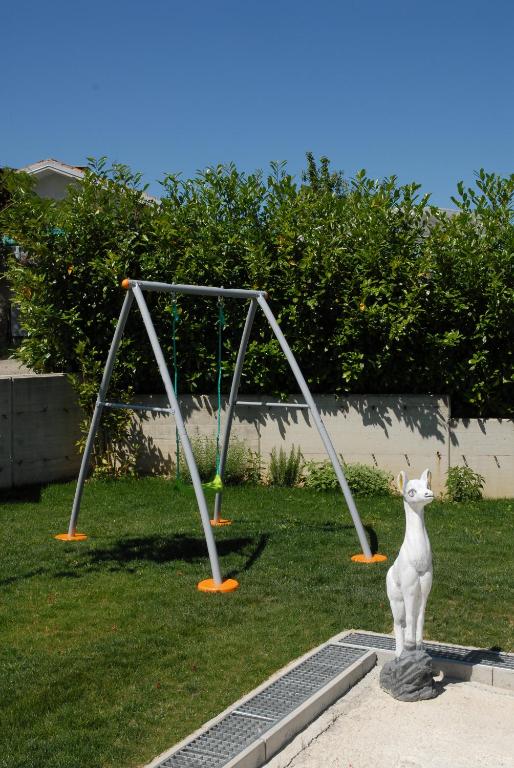 Plac zabaw dla dzieci w obiekcie AGRITURISMO CINQUE CAMINI