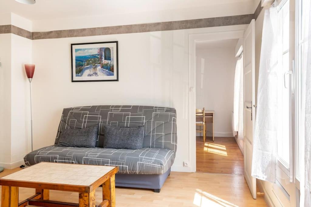 T2 Lumineux à proximité des Halles - One-Bedroom Apartment