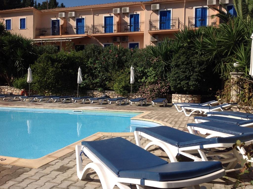 Bazén v ubytování Hotel Nostos nebo v jeho okolí
