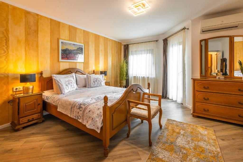 Postel nebo postele na pokoji v ubytování Hotel Korona