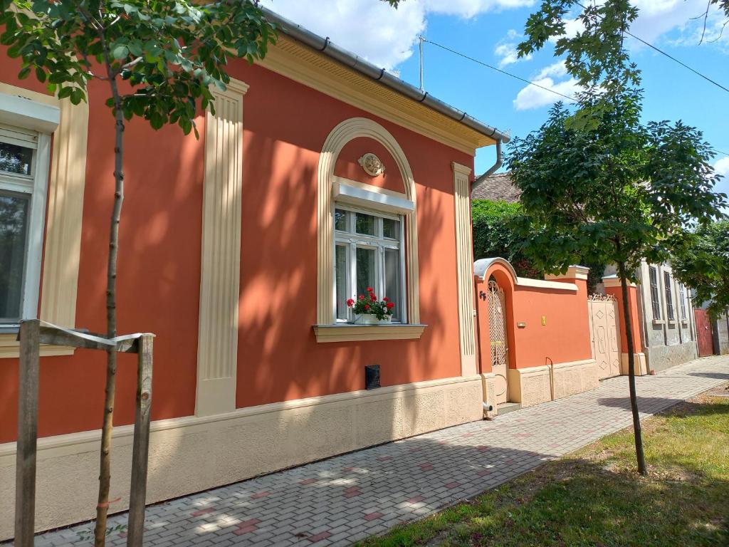 Szent István Apartman 6900 Makó, Szent István tér 8 kép - 1