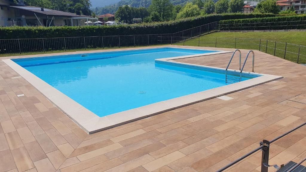 Zdjęcie z galerii obiektu Appartamento IRIS w mieście Spinone Al Lago