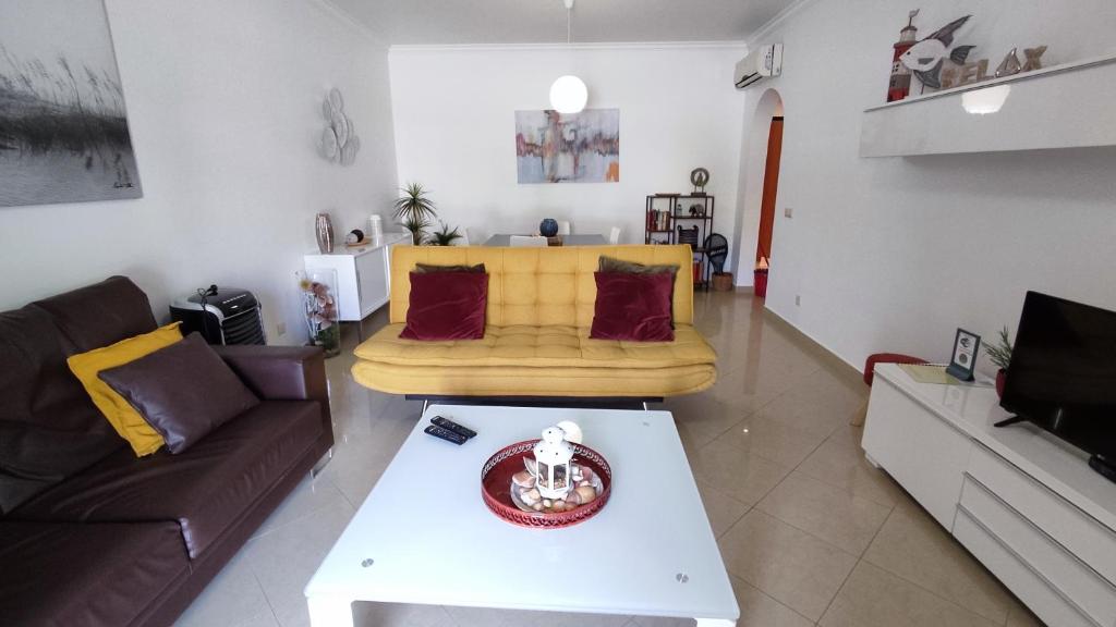 Posezení v ubytování 5B Sra da Rocha - Casas & Papeis