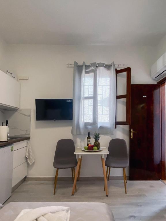 Kép Stam's Studio Apartment with yard szállásáról Líndoszban a galériában