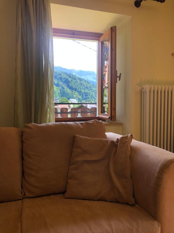 A seating area at Case vacanze Desiree
