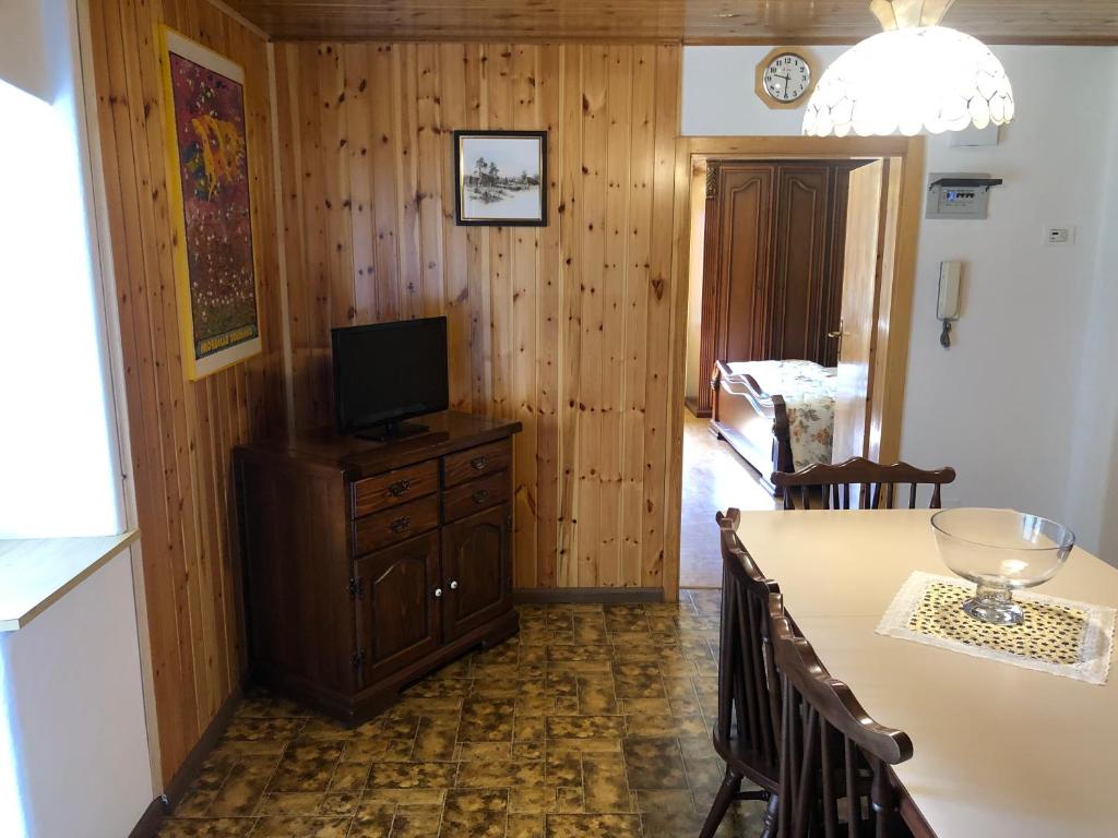 A television and/or entertainment centre at Case vacanze Desiree