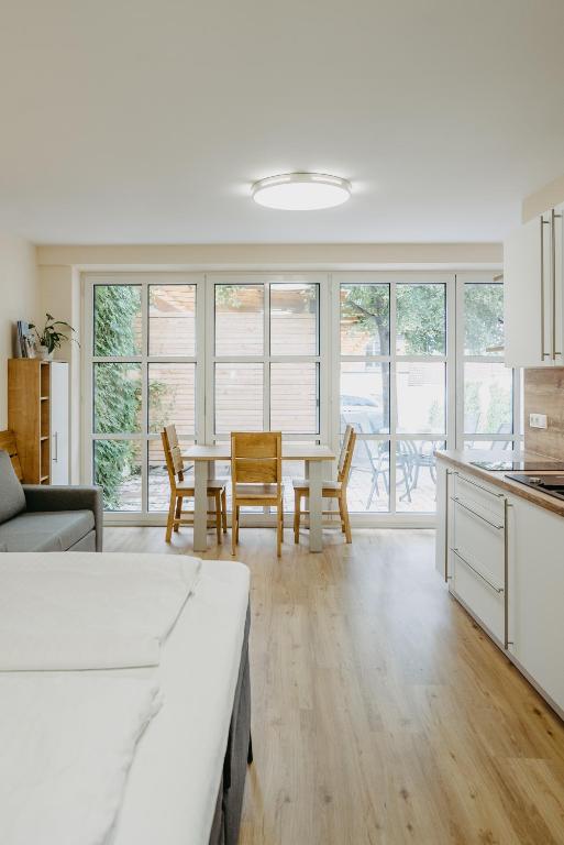 Kuchyňa alebo kuchynka v ubytovaní Chill & Relax Apartments in Neusiedl am See