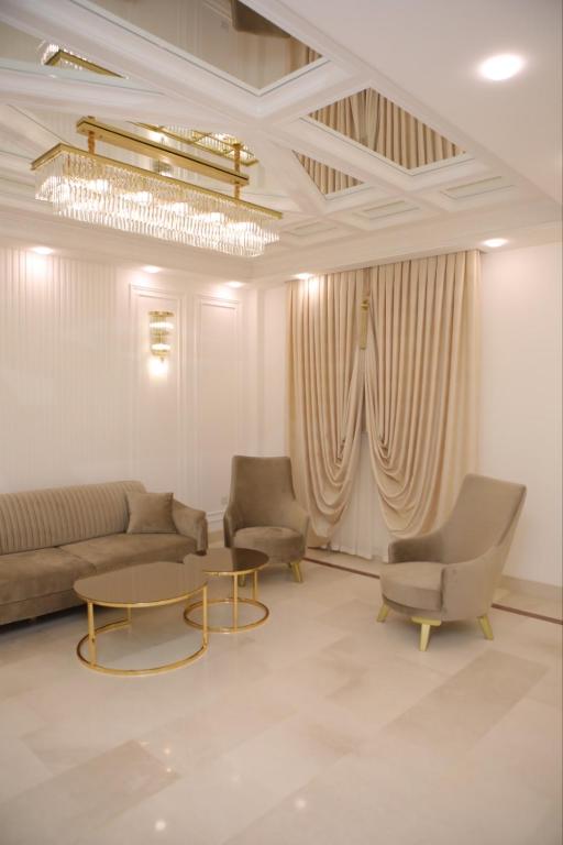 Posezení v ubytování Anga Yerevan Hotel