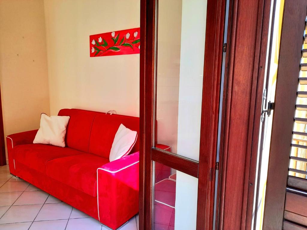 A seating area at La Perla di Palermo