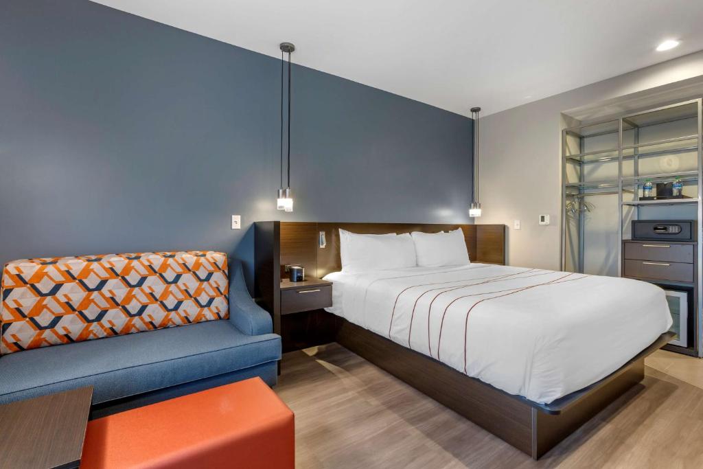 Postel nebo postele na pokoji v ubytování Vīb Hotel by Best Western Phoenix - Tempe