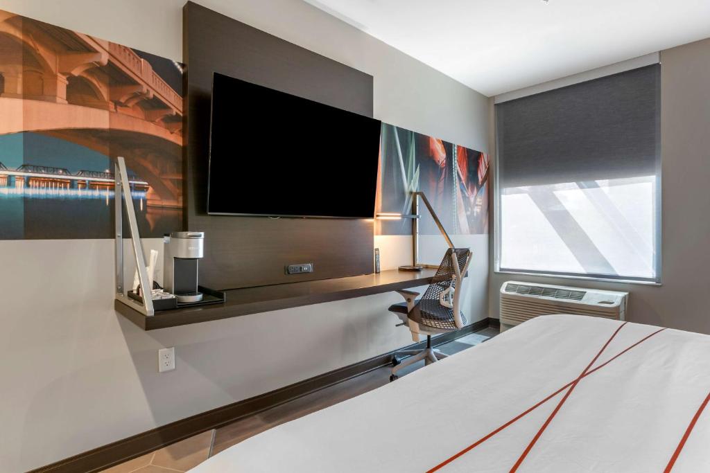 Postel nebo postele na pokoji v ubytování Vīb Hotel by Best Western Phoenix - Tempe