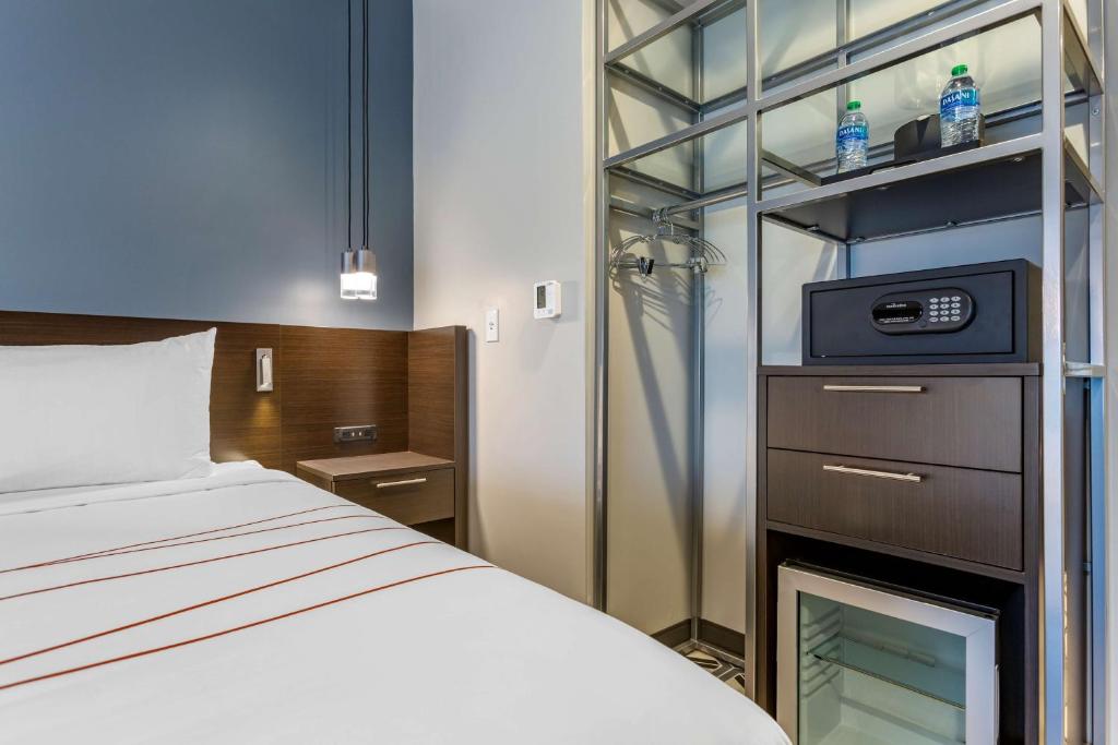 Postel nebo postele na pokoji v ubytování Vīb Hotel by Best Western Phoenix - Tempe