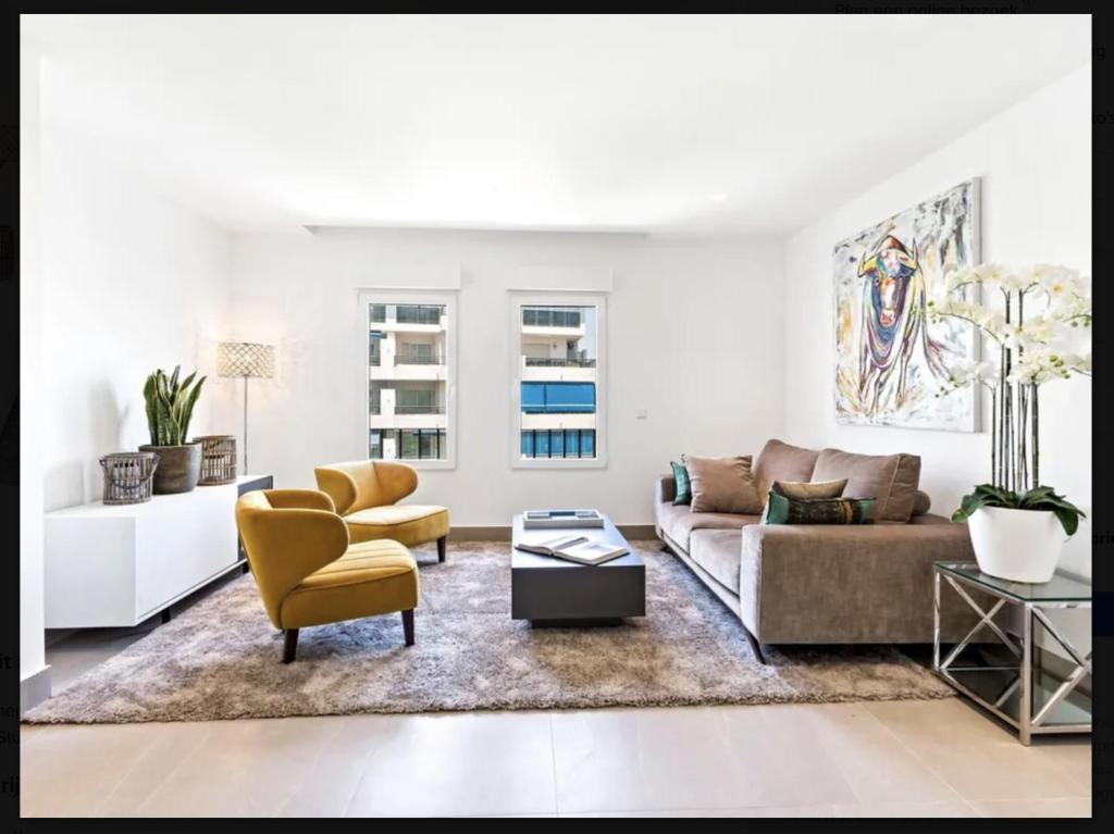 Posedenie v ubytovaní Puerto Banus luxury apartment located in harbor