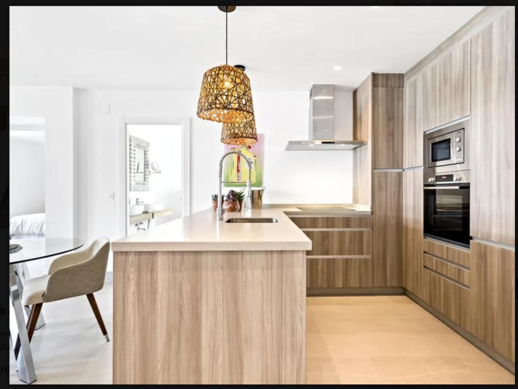 Kuchyňa alebo kuchynka v ubytovaní Puerto Banus luxury apartment located in harbor