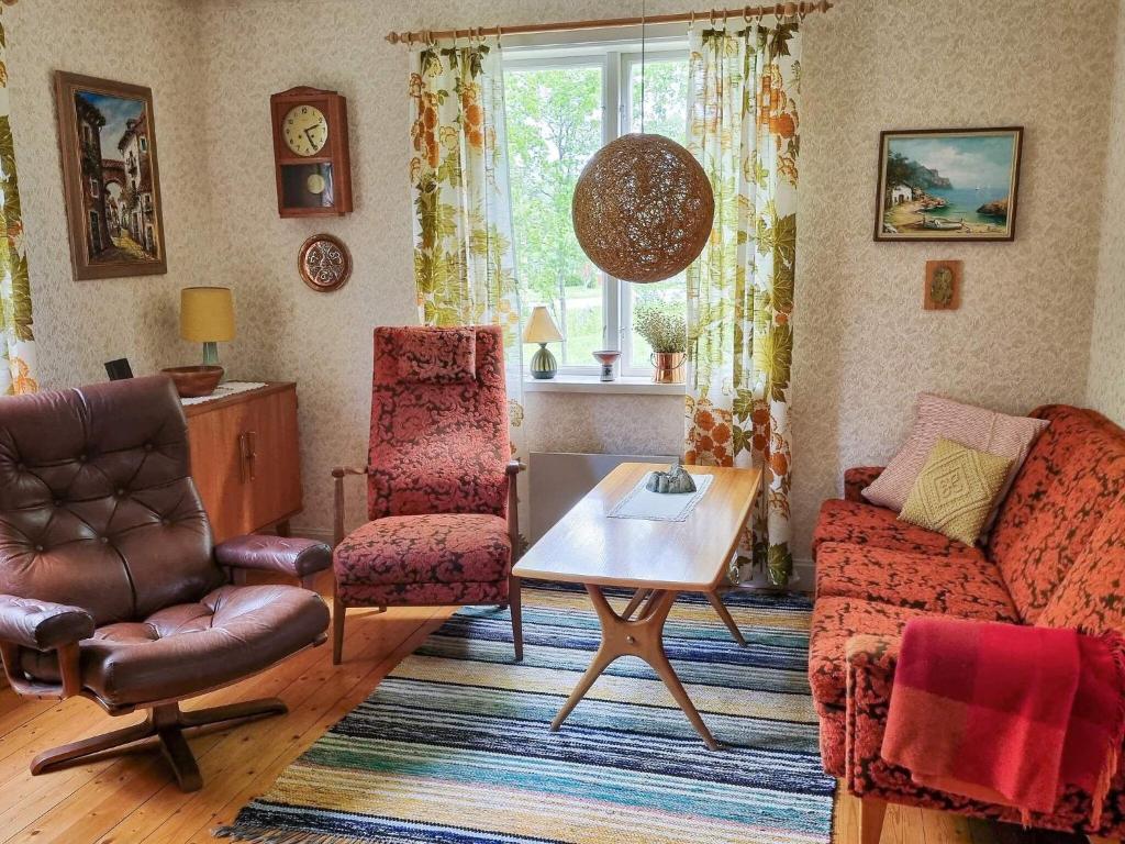 Posezení v ubytování 4 person holiday home in JÄRVSÖ-By Traum