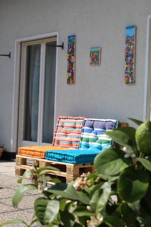 Posezení v ubytování Appartamento con terrazza a due minuti dal lago