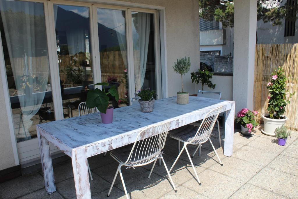 Balkón nebo terasa v ubytování Appartamento con terrazza a due minuti dal lago