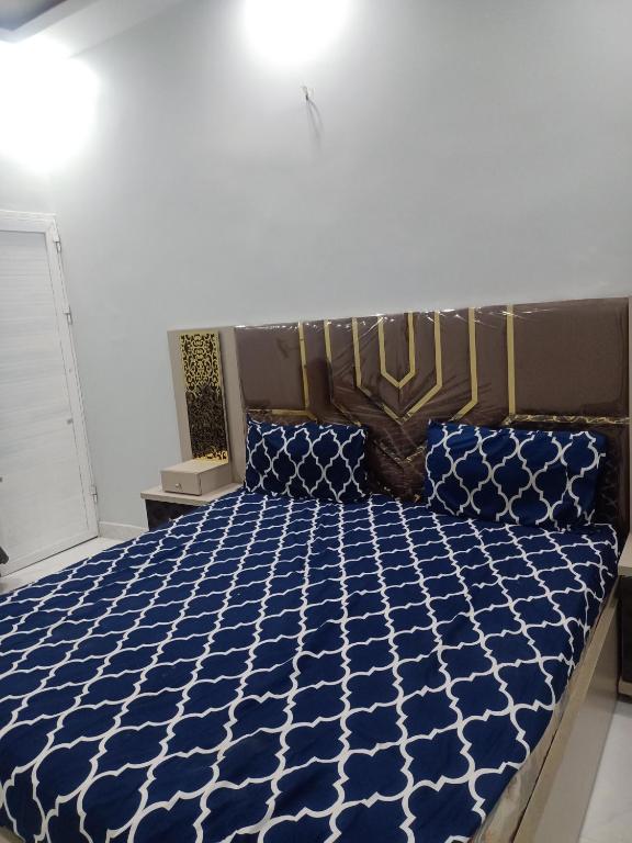 Легло или легла в стая в Dubai Guest House Karachi