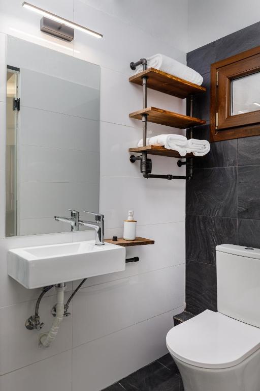 Kúpeľňa v ubytovaní Stylish and Modern Studio - Miltos