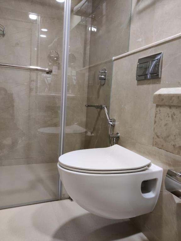 Koupelna v ubytování Issacs Residency