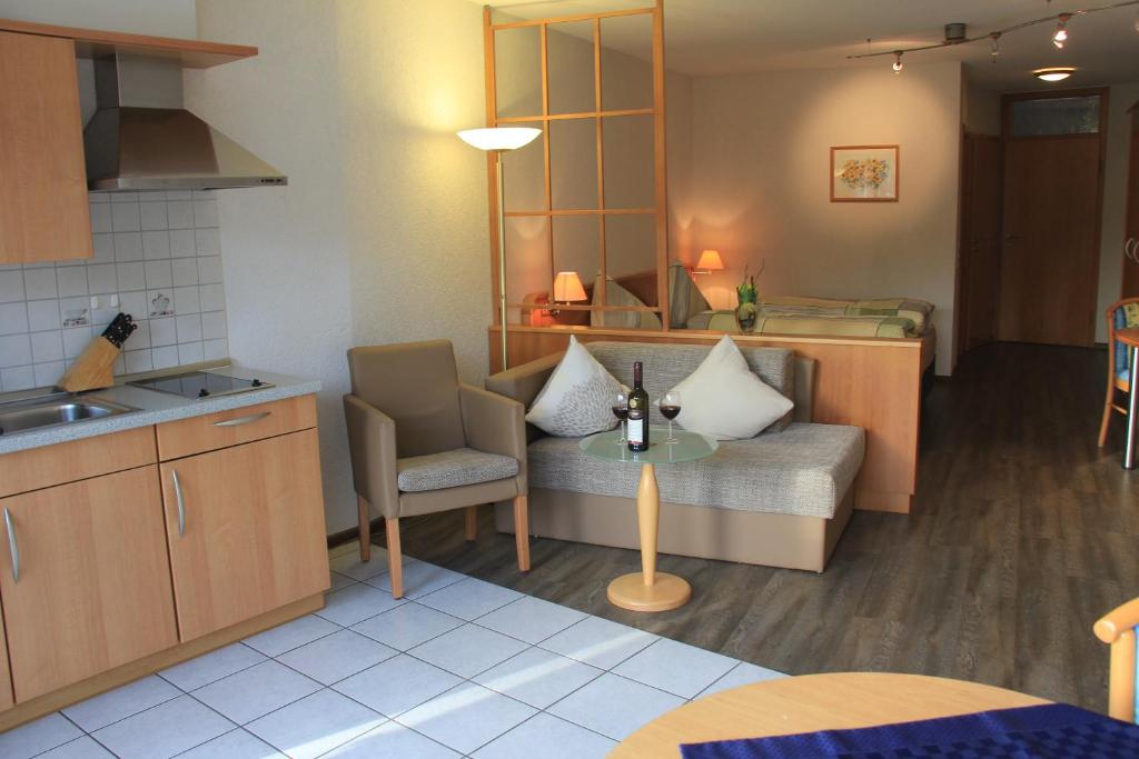 Kuchyň nebo kuchyňský kout v ubytování Lug ins Land Restaurant & Ferienwohnungen
