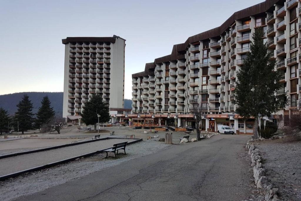 Budova, v ktorej sa apartmán nachádza