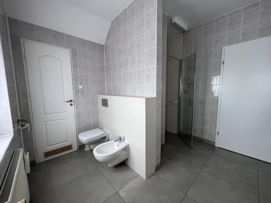 Kúpeľňa v ubytovaní Willa Garden 2 z pięknym ogrodem i tarasem