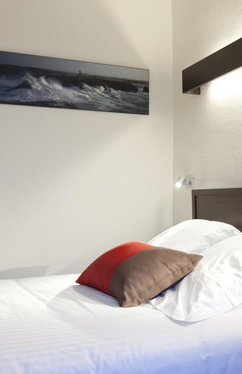 Logis Hotel Chateaubriand - Resim 18