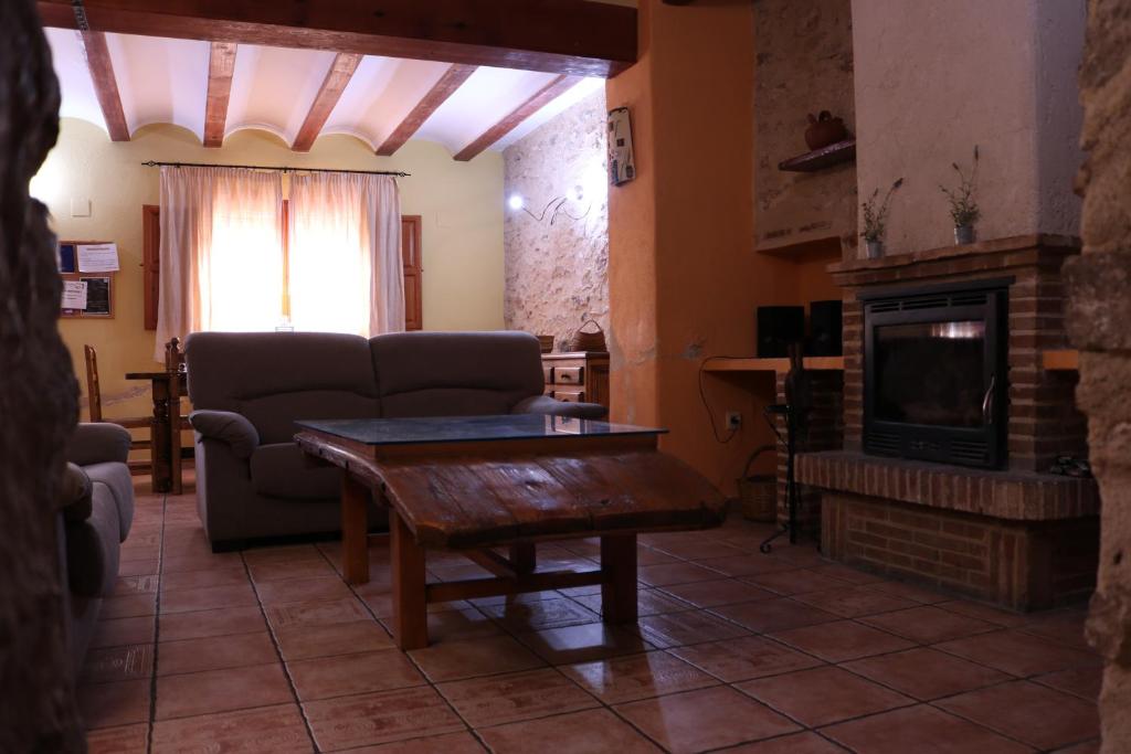 A seating area at Casas Rurales Tío Segundo