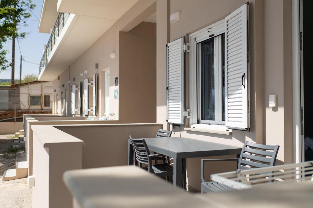 Fotografie z fotogalerie ubytování Loggos Apartments v destinaci Lóngos