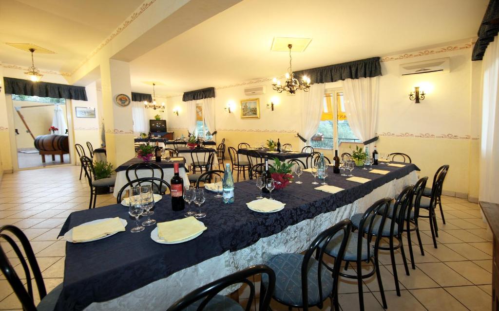 Restauracja lub miejsce do jedzenia w obiekcie Valle D'Agrò