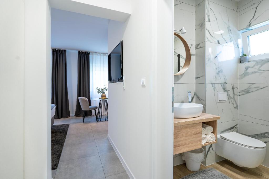 Apartments & Room Forest - 10