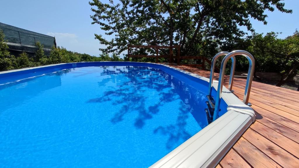 Basen w obiekcie Villa Feluchia Tra Il Mare E Il Vulcano lub w pobliżu