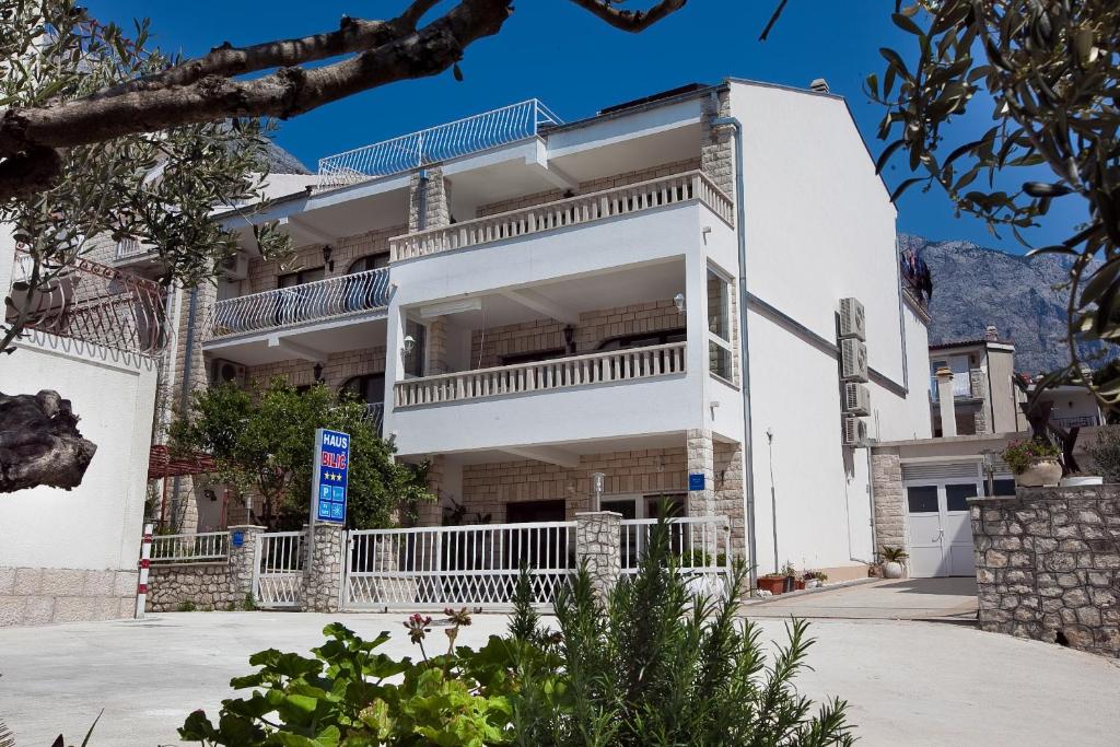Budova, kde se apartmán nachází