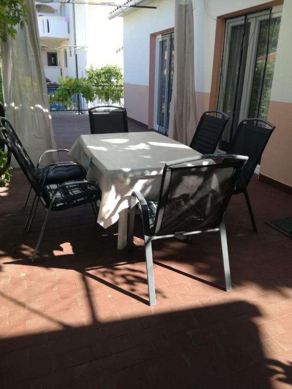 Balkón alebo terasa v ubytovaní Apartman Rusan