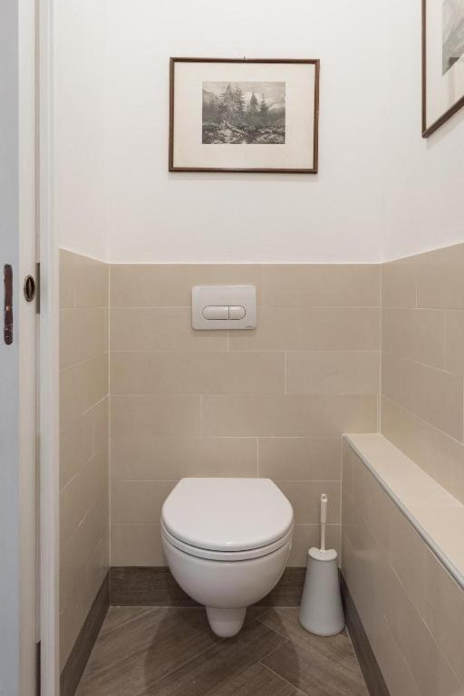 A bathroom at Guelfa Dream