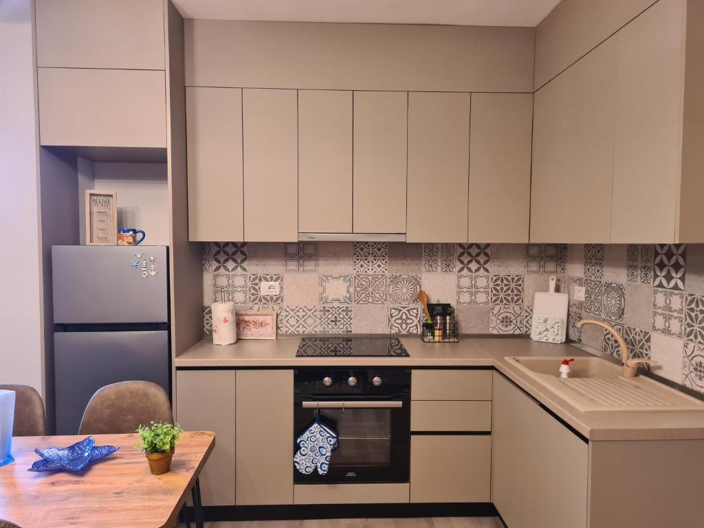 Old Beach Apartment Vlora - Imazhi 5