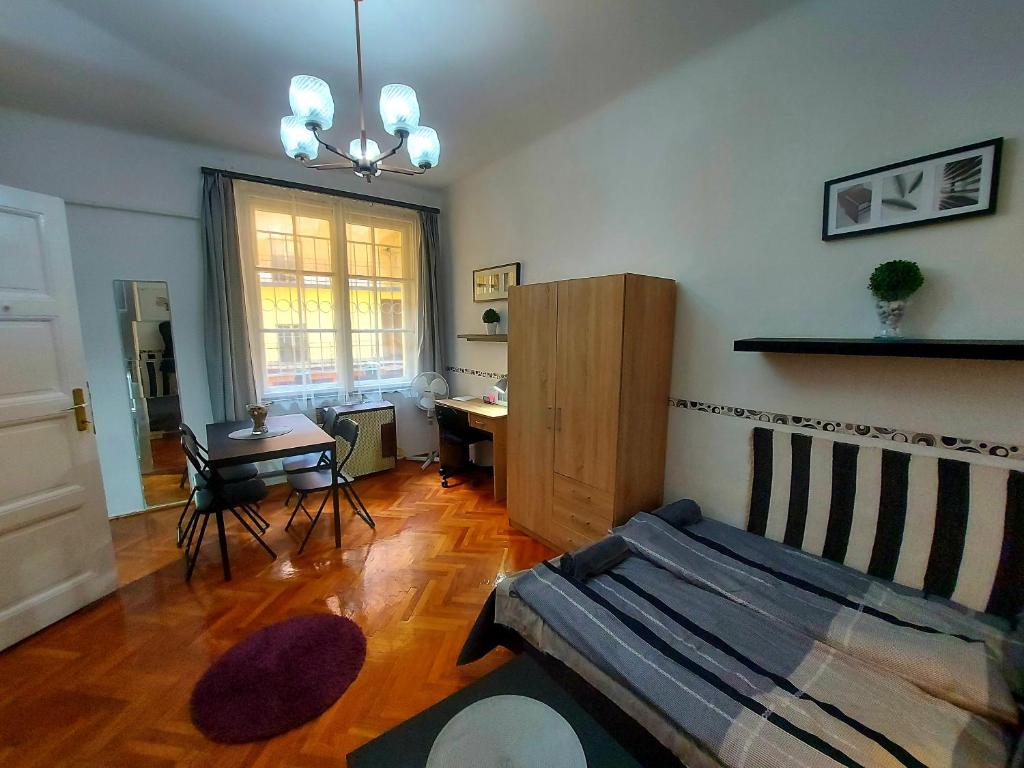Posedenie v ubytovaní Gecko Centrum Studio Apartman