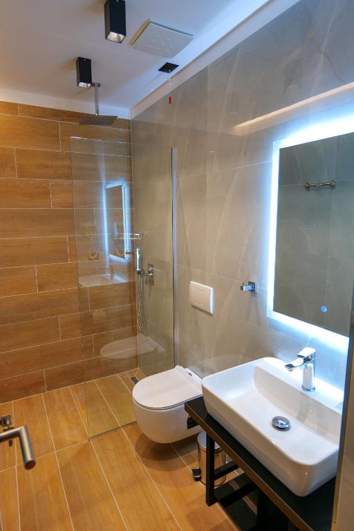 Koupelna v ubytování Seawave Hotel
