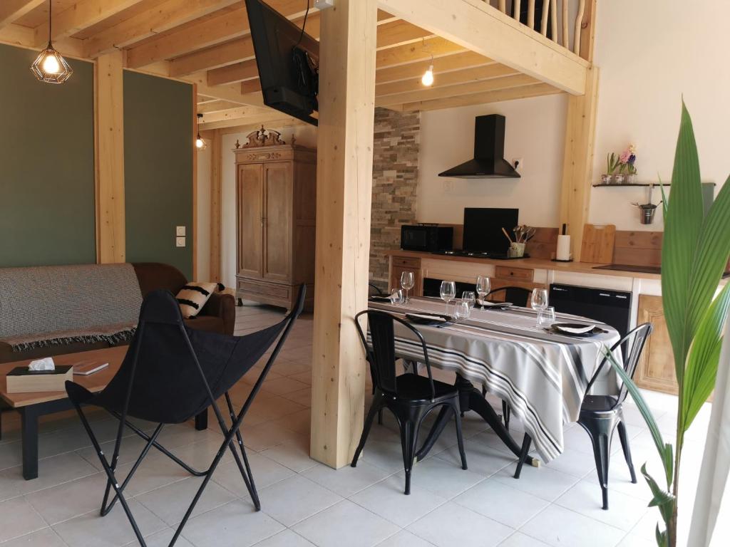 Gîtes ETCHE ARGUINIA - Two-Bedroom House