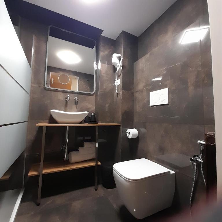 A bathroom at Residenza N&D Luxury