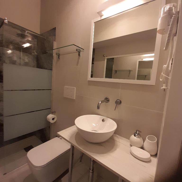 A bathroom at Residenza N&D Luxury