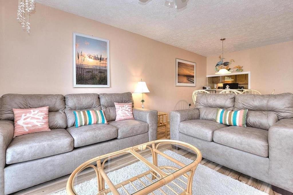 Posezení v ubytování Oak Island Beach Villa 801