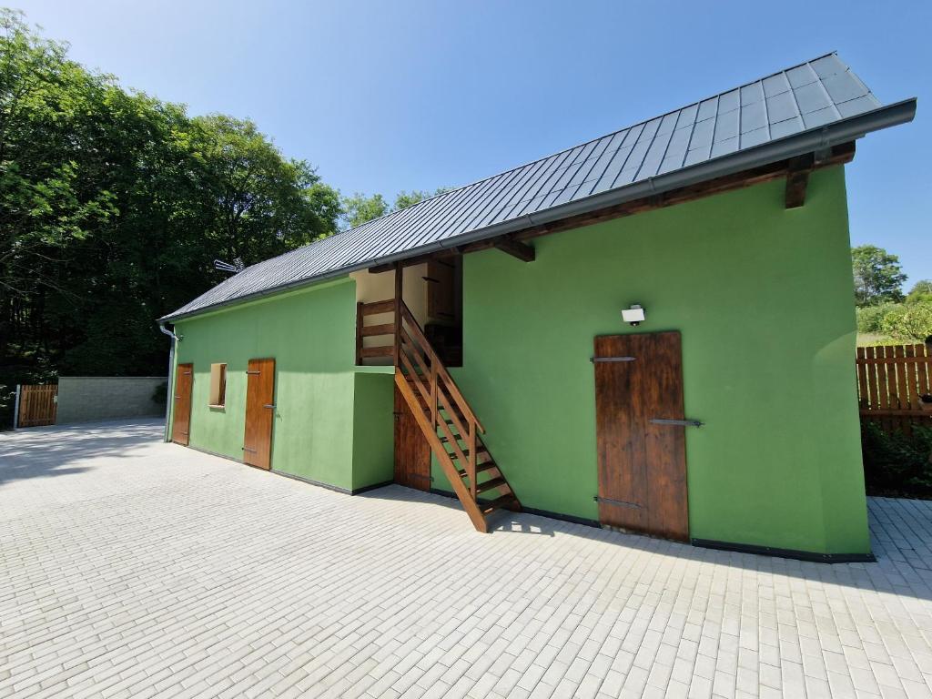 Budova, kde se prázdninový dům nachází