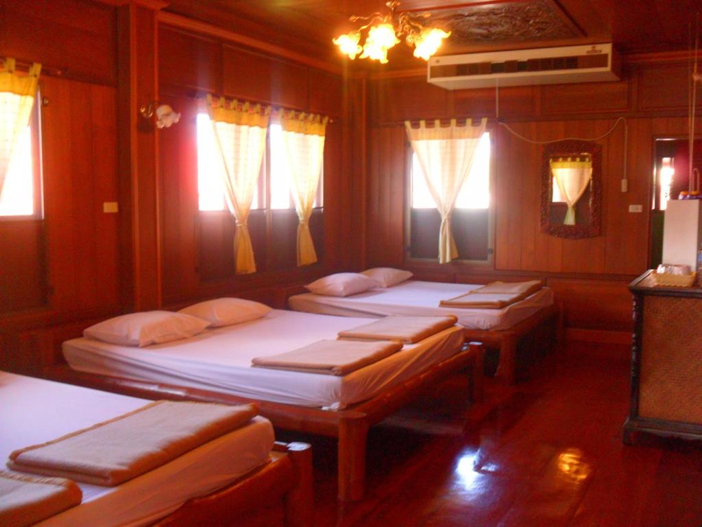 Saengthong Resort Chiangmai - ファミリールーム テラス付