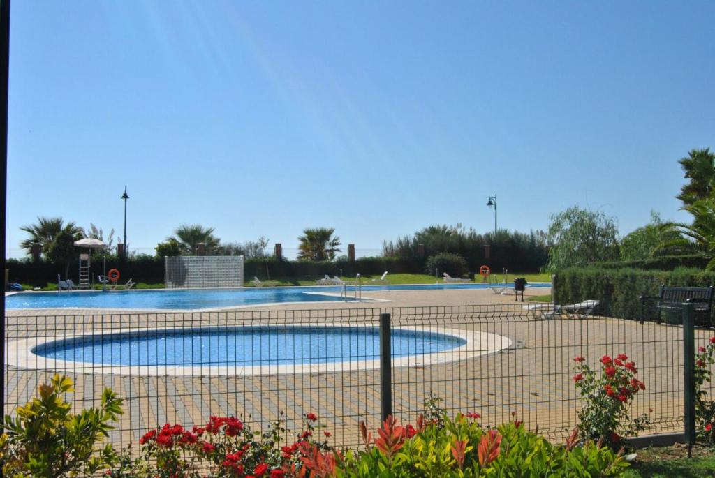 Basen w obiekcie Apartamento Deluxe Vistas Laterales al Mar lub w pobliżu